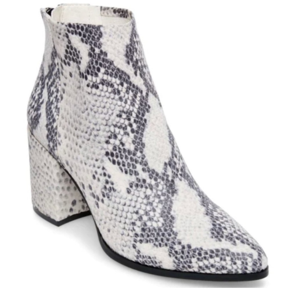 Steve Madden Jillian Snake-Print Ankle Booties in White and Black - size 6.5